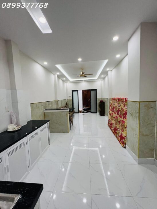 Bán nhà 2 tầng ngay chợ Vĩnh Hải đường Nguyễn Khuyến Nha Trang 1ty690