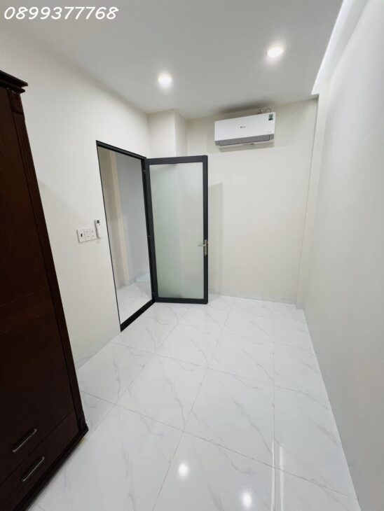 Bán nhà 2 tầng ngay chợ Vĩnh Hải đường Nguyễn Khuyến Nha Trang 1ty690