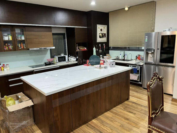 Bán Biệt Thự KĐT Dịch Vọng – 250m – MT 15m – Gần Công Viên Cầu Giấy – Ô Tô – Vỉa Hè