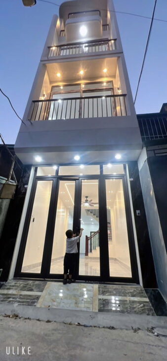 BÁN NHÀ RIÊNG PHỐ NGỌC TRÌ – LONG BIÊN, MỚI KÍNH KOONG, 47M2,4 TẦNG, 7.6 TỶ.