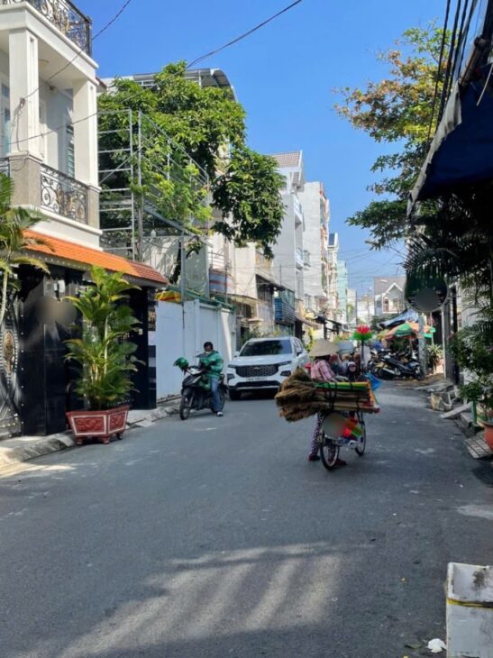 BÁN NHÀ CHỈ 1 SẸC Ở LÊ VĂN QUỚI, ĐƯỜNG NHỰA 10M BÌNH TÂN , 65M2, 2 TẦNG