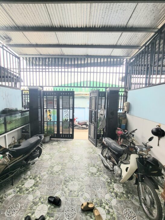 Bán nhà mặt phố Linh Xuân, Thủ Đức, 90m², 4PN, 4.9 tỷ, sổ hồng