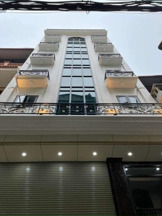 Bán Tòa Văn phòng Hoàng Quốc Việt gara 2 ô tô, thang máy, KD VP, SPA 100m nhỉnh 33 tỷ