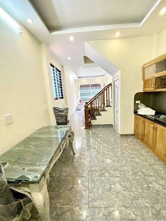 Thở phào! Chính chủ bán nhà Ngô Gia Tự, gần BigC Long Biên, thiết kế đẹp, 40m2 chỉ 5.75 tỷ