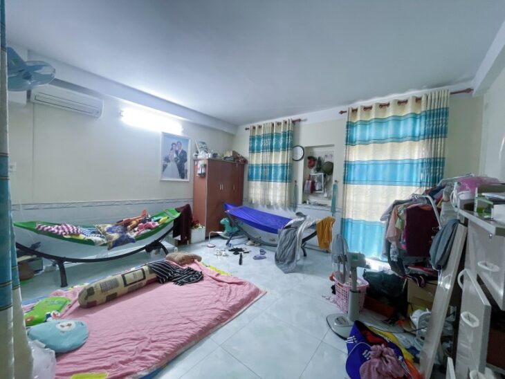 Nhà PHẠM VĂN ĐỒNG, giáp BÌNH THẠNH, kinh doanh 5m x 12m ô tô vào nhà