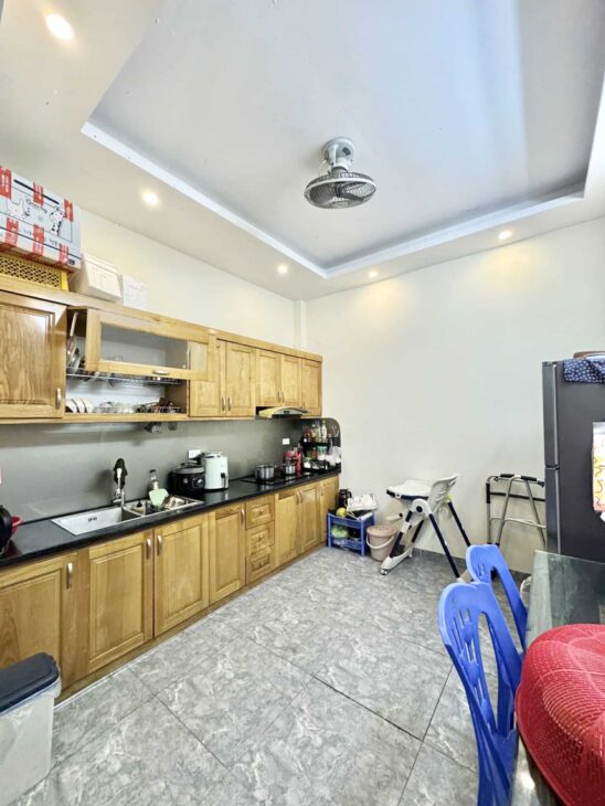 Thở phào! Chính chủ bán nhà Ngô Gia Tự, gần BigC Long Biên, thiết kế đẹp, 40m2 chỉ 5.75 tỷ