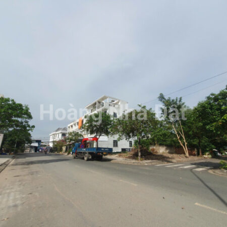 Đất nền đường Lê Văn Lương, 104m, giá 5.85 tỷ, sổ hồng riên