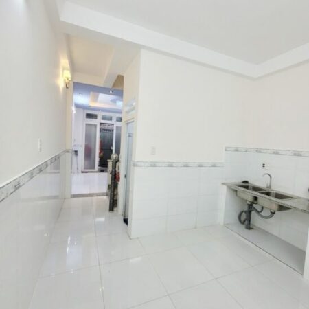 Bán gấp nhà ĐINH BỘ LĨNH, giá 6.5 tỷ, gần hẻm xe hơi, 40m2, 2 lầu.
