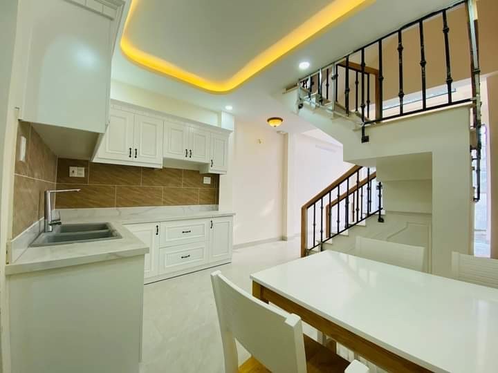 Bán CĂN HỘ DỊCH VỤ NGUYỄN VĂN ĐẬU – 4m x 12m – 7 phòng ngủ HXH.