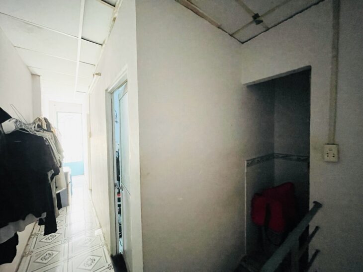 NHÀ HẺM XE HƠI GẦN MẶT TIỀN NGUYỄN THỊ THẬP , KHU VỰC AN NINH , DÂN TRÍ CAO