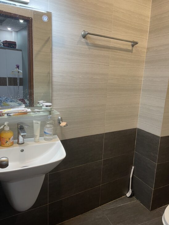 Giảm 300 triệu, bán gấp nhà TRẦN BÌNH TRỌNG, hxh, 5m x 12m, 4 lầu, 5 phòng, 5.6 tỷ