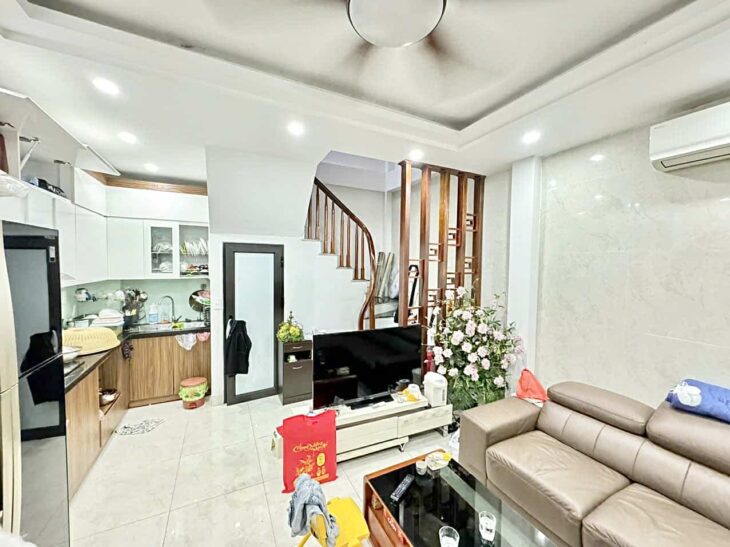 Cấp báo! Chính chủ bán nhà Ngọc Thuỵ, gần đường Hồng Tiến kéo dài, 3 gác tận cửa, 31m2, 6.2 tỷ