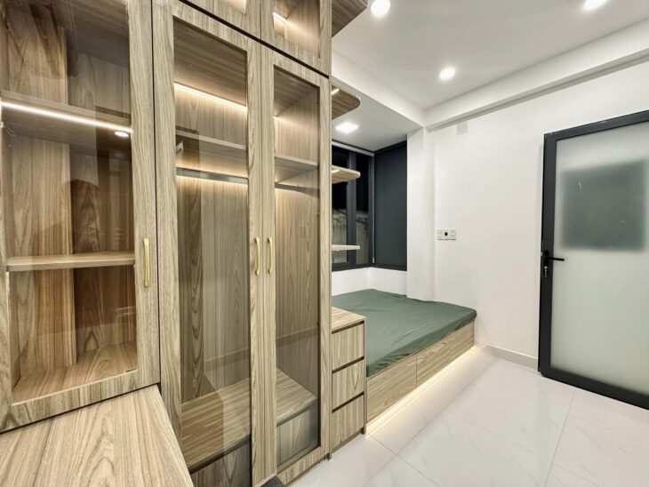 Bán Nhà 5 Tầng, 30m², Ngọc Thụy Long Biên – Full Nội Thất!