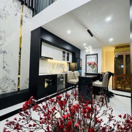 Nhà đẹp phố Lò Đúc 40m2, 5T thang máy, MT4.7m hơn 12 tỷ ô tô vào hiếm Hai Bà Trưng