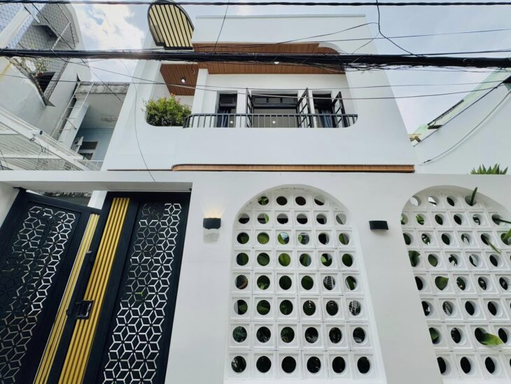 # Kiệt Hoàng Diệu 80m2, ngang 5.8 vuông, kiểu Biệt Thự sân vườn mini 2 tầng Mới tinh, xịn sò, nhỉnh
