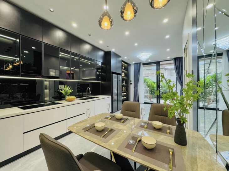 # Kiệt Hoàng Diệu 80m2, ngang 5.8 vuông, kiểu Biệt Thự sân vườn mini 2 tầng Mới tinh, xịn sò, nhỉnh