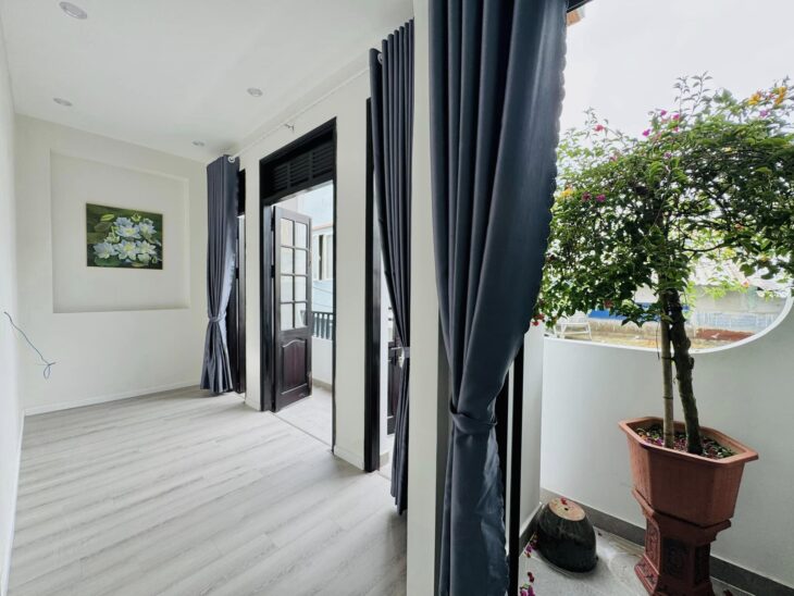 # Kiệt Hoàng Diệu 80m2, ngang 5.8 vuông, kiểu Biệt Thự sân vườn mini 2 tầng Mới tinh, xịn sò, nhỉnh