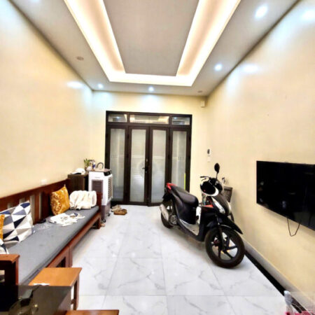 Nhà độc – cực hiếm hót 2 thoáng vĩnh viễn chỉ còn có sót lại tại Hào Nam – gần Tôn Đức Thắng – Chỉ Nhà độc – cực hiếm hót 2 thoáng vĩnh viễn chỉ còn có sót lại tại Hào Nam – gần Tôn Đức Thắng – Chỉ