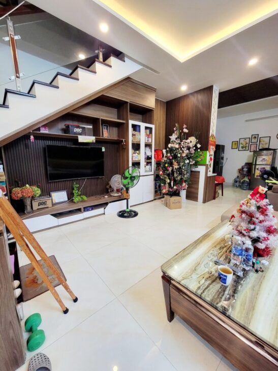 ► Nhà Kiệt Rộng2 mặt thoáng, gần MT Lý Tự Trọng, 65m2, 3 tầng cực Xịn, 4.x tỷ