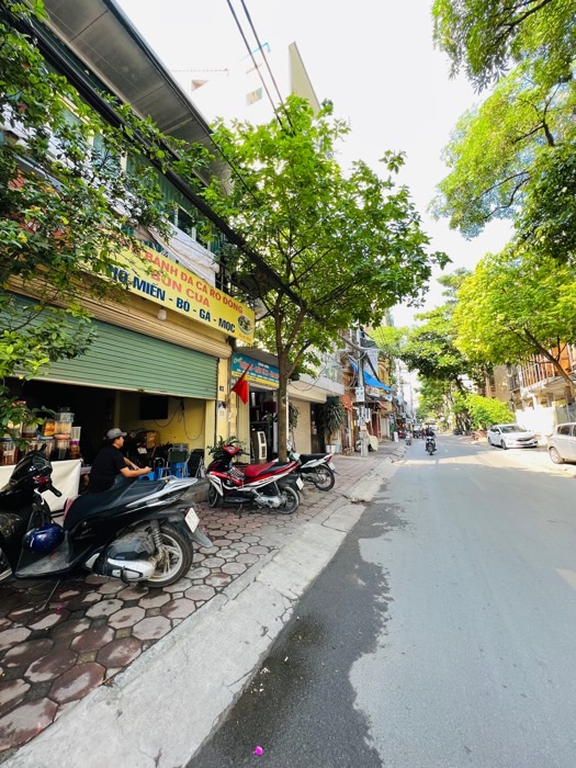 BÁN NHÀ PHỐ NGUYỄN VIẾT XUÂN, MẶT PHỐ KINH DOANH SẦM UẤT, VỈA HÈ RỘNG, THỬA ĐẤT VUÔNG ĐÉT, 45m, 8.5