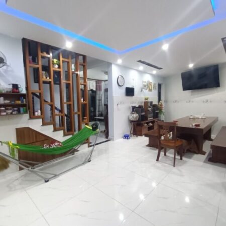 ♥ Nhà Sân Vườn gần MT Ông Ích Khiêm, 175m2, 2 tầng đẹp, 8.x tỷ ♥ Nhà Sân Vườn gần MT Ông Ích Khiêm, 175m2, 2 tầng đẹp, 8.x tỷ