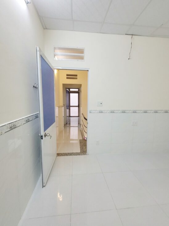 Bán gấp nhà ĐINH BỘ LĨNH, giá 6.5 tỷ, gần hẻm xe hơi, 40m2, 2 lầu.