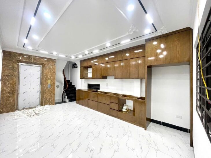 NHÀ ĐẸP HOÀNG QUỐC VIỆT – 35M2 X 6 TẦNG – 79.5 TỶ – Ô TÔ THANG MÁY