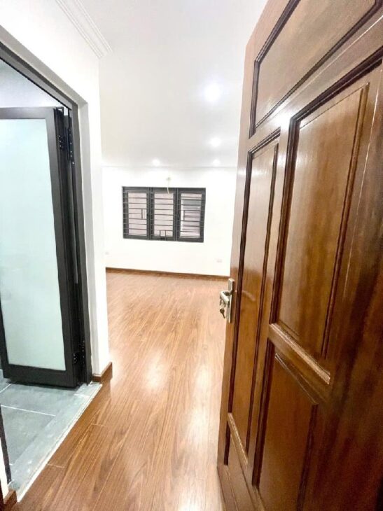 NHÀ ĐẸP HOÀNG QUỐC VIỆT – 35M2 X 6 TẦNG – 79.5 TỶ – Ô TÔ THANG MÁY