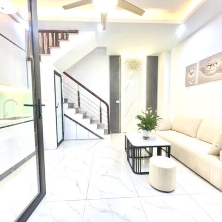 Tiêu Đề: Bán Nhà Đẹp Gia Quất – Ô Tô Đỗ Cửa – Ở Ngay – 49m² 5 Tầng – Nhỉnh 5 Tỷ