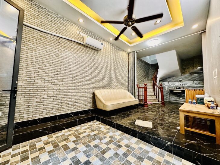 Bán Nhà Đẹp Bắc Cầu – Ô Tô Đỗ Cửa – Ở Ngay – 55m² 5 Tầng – Nhỉnh 5 Tỷ