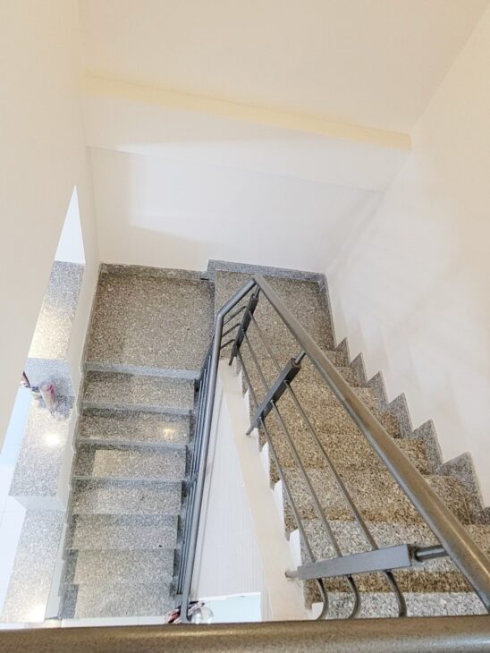 Bán gấp nhà ĐINH BỘ LĨNH, giá 6.5 tỷ, gần hẻm xe hơi, 40m2, 2 lầu.