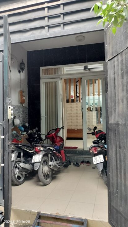 NHÀ HẺM XE HƠI ĐỖ CỬA – THỐNG NHẤT