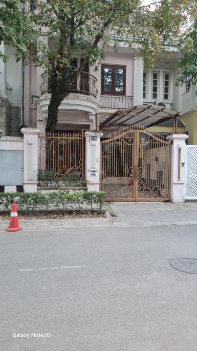 BÁN BIỆT THỰ 230M2 CIPUTRA ĐƯỜNG ĐÔI GIÁ RẺ NGANG CHUNG CƯ CAO CẤP