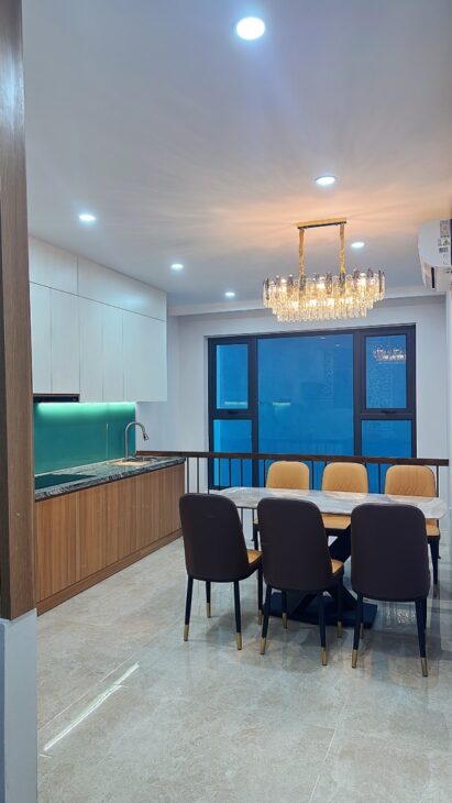 Chính Chủ Bán Trước Tết-Nhà Phố Trạm-Oto Đỗ Cạnh Cửa- Full Nôị Thất Chỉ Về Ở- Nhỉnh 5 TỶ