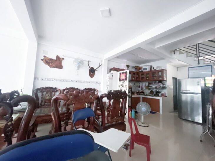 Nhà PHẠM VĂN ĐỒNG, giáp BÌNH THẠNH, kinh doanh 5m x 12m ô tô vào nhà