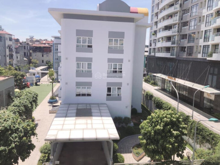 Cần bán nhà liền kề Phú Thượng, Tây Hồ, Võ Chí Công 120 m2, MT 6 m, 5 tầng ô tô tránh, full NT