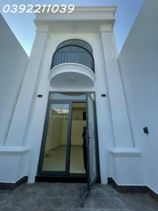 Nhà HXH Phạm Văn Đồng, 100m2, 2 tầng, ngay trung tâm, cho thuê 10tr/tháng, Thiết kế kiểu biệt thự