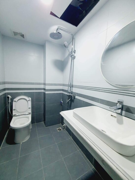 BÁN CHUNG CƯ MINI CẦU GIẤY, 100M2X7T,MT=10M, 35 PHÒNG KHÉP KÍN,2.2 TỶ/NĂM, 24 TỶ