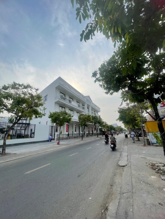 Nhà 71m2 Sát Mặt Tiền, 3.99 Tỷ, Vị Trí Đắc Địa, Không Quy Hoạch, Đông Hưng Thuận – Quận 12.