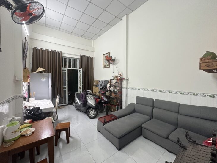 Bán Gấp, 2.2 Tỷ Nhà 44m2 (4×12), Hẻm Oto Đến Cửa, Vị Trí Đắc Địa, Quận 12 – Dương Thị Mười.