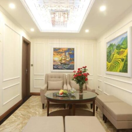 Bán nhà Hoàng Quốc Việt vỉa hè ô tô tránh ô thang máy, gara ô tô, KD VP, SPA 50m-12.8 tỷ