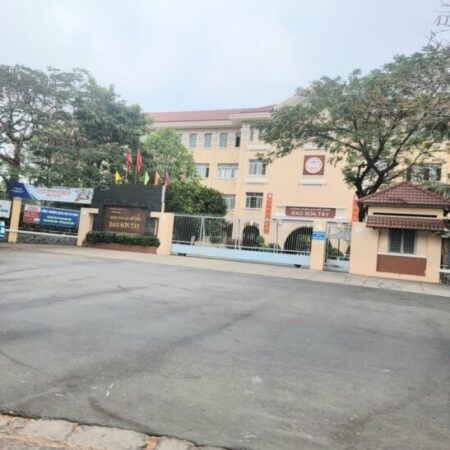 Bán nhà mặt phố Linh Xuân, Thủ Đức, 90m², 4PN, 4.9 tỷ, sổ hồng Bán nhà mặt phố Linh Xuân, Thủ Đức, 90m², 4PN, 4.9 tỷ, sổ hồng