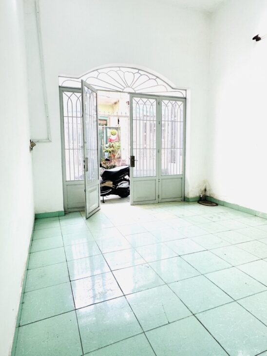 Sát Mặt Tiền Giá 3.45 Tỷ, 4×12 Vuông Vức, Hẻm Oto, Vị Trí Trung Tâm Hiệp Thành – Quận 12.