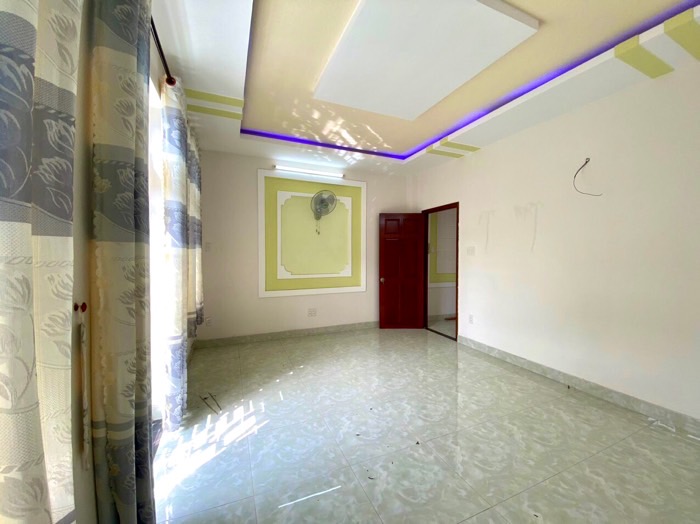 NHÀ (5,5*10) 4L BTCT CẠNH QL13 HIỆP BÌNH PHƯỚC. TĐ GIÁ 6 TỶ 100 TL.