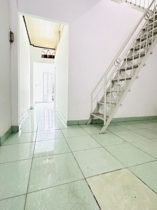 Sát Mặt Tiền Giá 3.45 Tỷ, 4×12 Vuông Vức, Hẻm Oto, Vị Trí Trung Tâm Hiệp Thành – Quận 12.