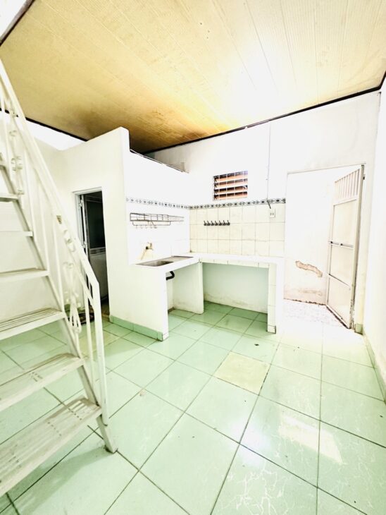 Sát Mặt Tiền Giá 3.45 Tỷ, 4×12 Vuông Vức, Hẻm Oto, Vị Trí Trung Tâm Hiệp Thành – Quận 12.