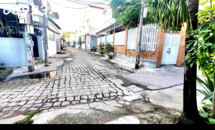 Bán nhà 2 tầng gần chợ Vĩnh Hải Nha Trang oto tận nơi 2ty8