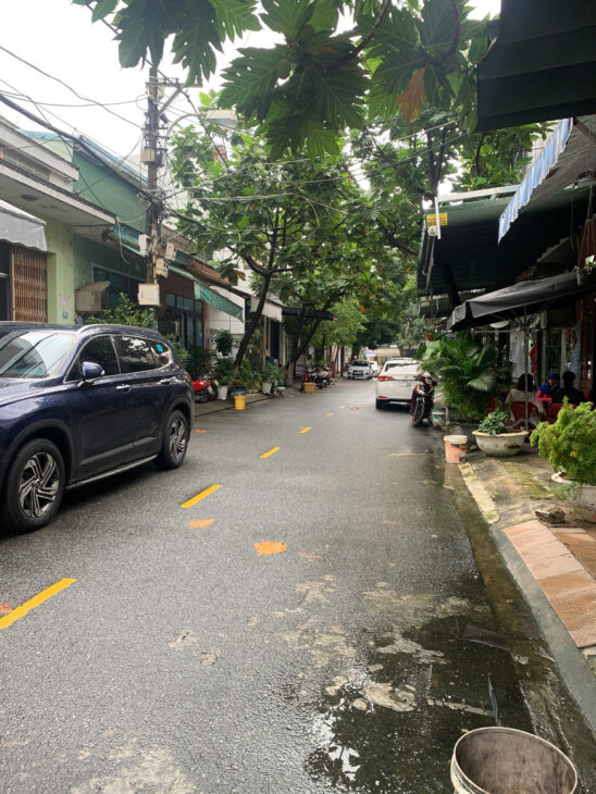 Bán nhà mới 4 tầng 250m2 đường 5m5 ngay Lý Thái Tông