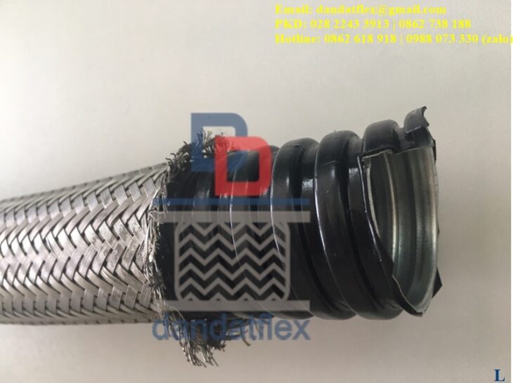 Ống thép mềm luồn dây điện bọc nhựa pvc và đầu nối kín nước