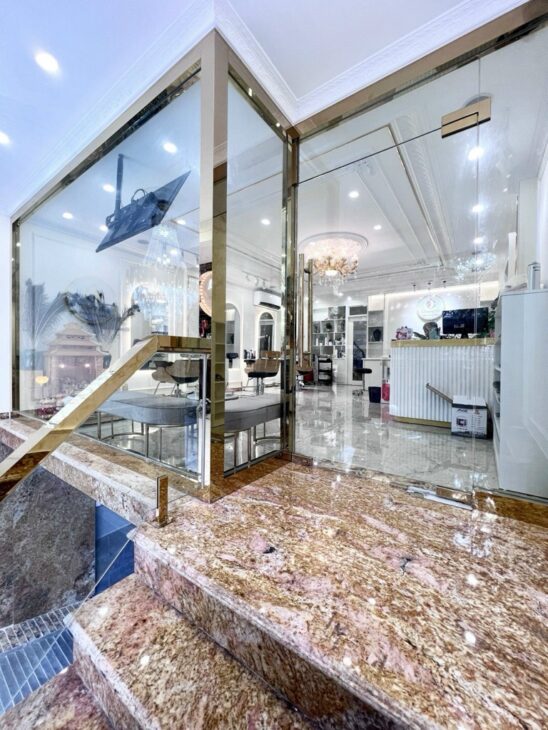 Bán gấp tòa Building VIP mặt phố thông Hoàng Quốc Việt kéo dài, Dòng tiền khủng 2 tỷ/năm, vỉa hè
